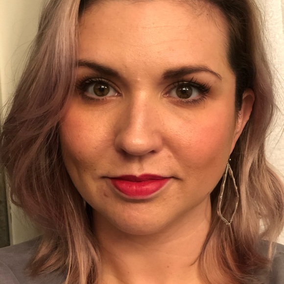 Meet your Posher, Michelle - Picture 2 of 2